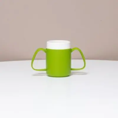 Produktbild für ORNAMIN 2-Henkel-Becher mit Trink-Trick grün