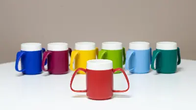 Produktbild ORNAMIN 2-Henkel-Becher mit Trink-Trick Modell 815