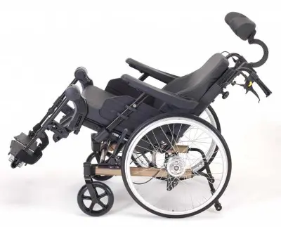 Produktbild Multifunktionsrollstuhl Rea Clematis Pro