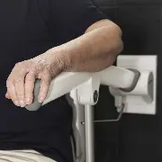 Zusätzliches Produktbild für Etac Rex Stützklappgriff optional mit Bodenstütze