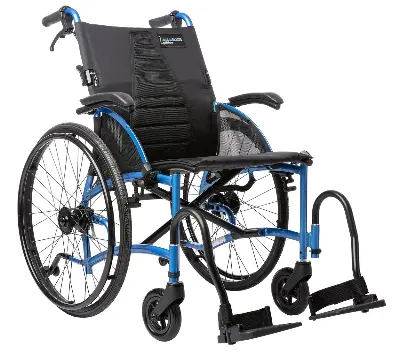 Produktdetails: Leichtgewichtrollstuhl Strongback Flip mit Trommelbremse Produktbild Leichtgewichtrollstuhl Strongback Flip mit Trommelbremse