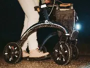 Zusätzliches Produktbild für Saljol Carbon Rollator mit Vollausstattung