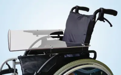 Produktbild Therapietisch Makrolon für Rollstühle