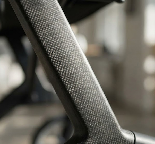Carbon-Rahmen beim Rollator Detailaufnahme der Carbon-Faser-Struktur eines Rollator-Rahmens